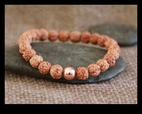 Înflorire feminină: îmbrățișați delicatețea cu modelele noastre de brățări feminine