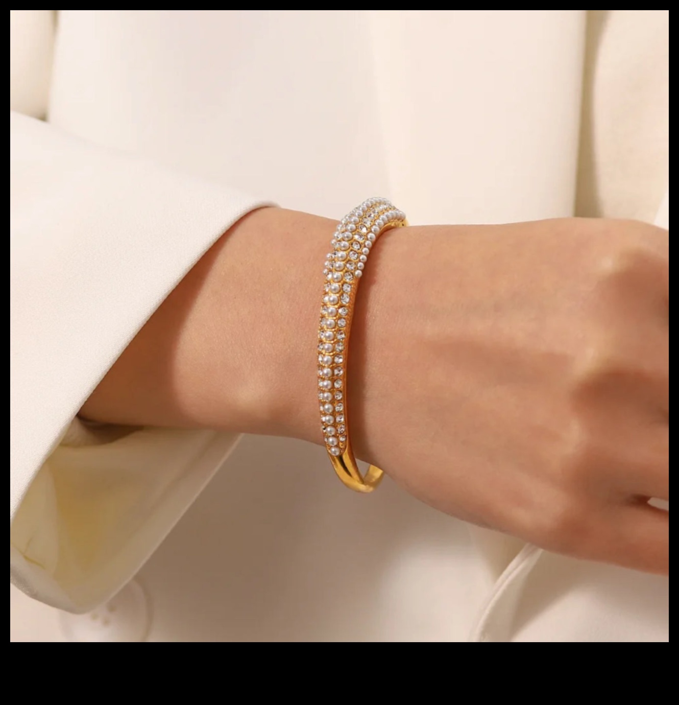 Allure Pearlescent: Explorați magia perlelor