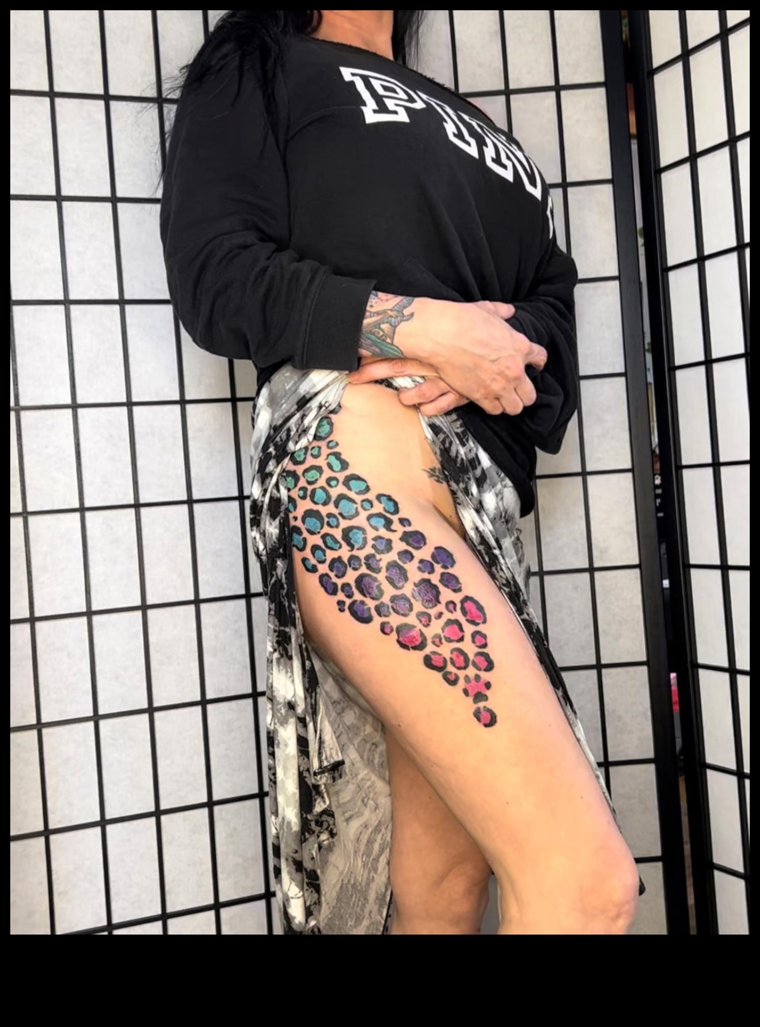 Pânză expresivă Narațiunile cu tatuaje îndrăznețe pe picior îți ridică stilul 5 Pânză expresivă: ridicați stilul cu narațiuni îndrăznețe despre tatuaje pe picioare