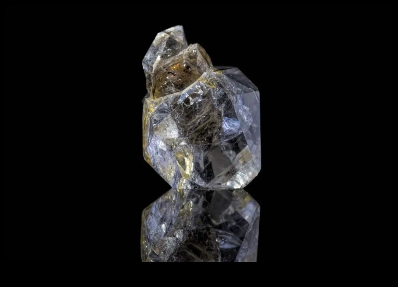 Dazzling Brilliance: Explorează lumea diamantelor