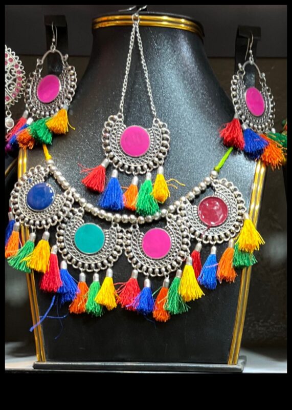 Eleganță încântătoare: luminează-ți aspectul cu bijuterii de aur