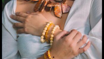 Înflorire feminină: îmbrățișați delicatețea cu modelele noastre de brățări feminine