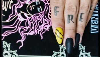 Impresii cu cerneală: înălțați stilul cu degetul minuscul, elegant și elegant