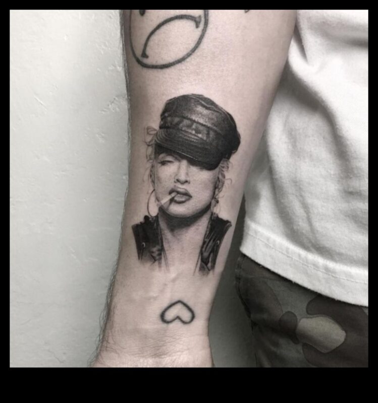 Micro capodopere: măiestrie în cerneală delicată minimalistă