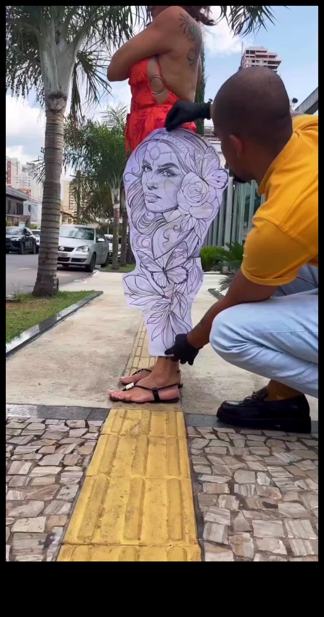 Pânză expresivă Narațiunile cu tatuaje îndrăznețe pe picior îți ridică stilul 1 Pânză expresivă: ridicați stilul cu narațiuni îndrăznețe despre tatuaje pe picioare