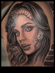 Portrete în cerneală: stăpânirea meșteșugului realismului de tatuaje