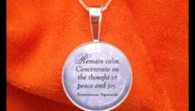 Seninătate sculptată: găsiți pacea în măiestria colierelor noastre senine